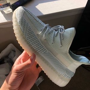 Cloud white yeezy V2 size 11